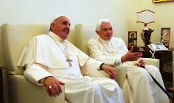 Папа Франциск відвідав свого попередника