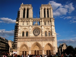 У Франції пропонують ввести плату за вхід до деяких храмів