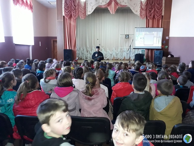 На Прикарпатті близько 400 дітей запізналися з екологічним вченням Церкви