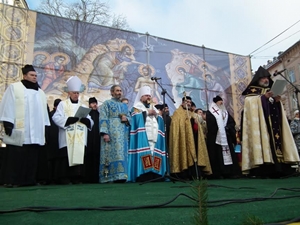 Львів: чергове екуменічне Йорданське Водосвяття перед ратушею 