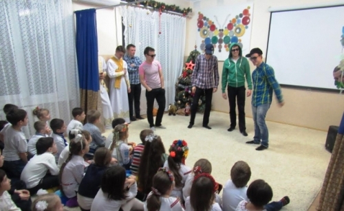 За важливі закони у ВРУ проголосували діти з Карітасу.(ФОТО) За важливі закони у ВРУ проголосували діти з Карітасу.(ФОТО)