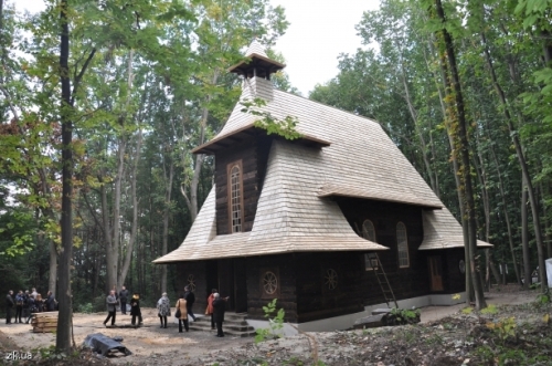 У Шевченківському гаї Львова відкрили костел із Язлівчика
