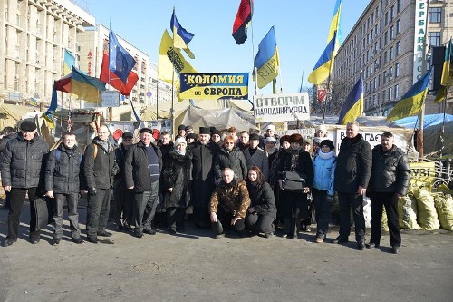 Єпископ Коломийсько-Чернівецької УГКЦ в четвер очолив молитву за Україну на Майдані Незалежності Єпископ Коломийсько-Чернівецької УГКЦ в четвер очолив молитву за Україну на Майдані Незалежності