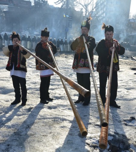 Єпископ Коломийсько-Чернівецької УГКЦ в четвер очолив молитву за Україну на Майдані Незалежності Єпископ Коломийсько-Чернівецької УГКЦ в четвер очолив молитву за Україну на Майдані Незалежності