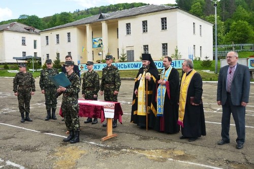 З благословення єпископа на Прикарпатті відбулося офіційне приведення до присяги батальйону оборони З благословення єпископа на Прикарпатті відбулося офіційне приведення до присяги батальйону оборони