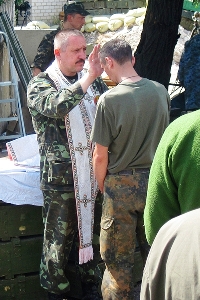 В Україні відроджується військове капеланство 