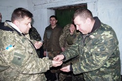 Святвечір захисники Маріуполя зустріли молитвою, колядками та смачною кутею (ФОТО)