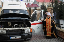 Черговий автомобіль швидкої допомоги передала військовим Тернопільсько-Зборівська Єпархія УГКЦ