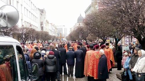 Не менше п’яти тисяч прикарпатців взяли участь у Хресній ході, яка відбулася в Івано-Франківську 