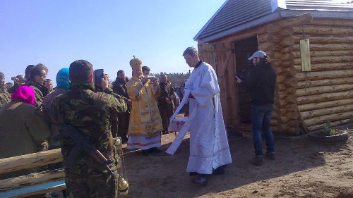 Єпископ-капелан освятив каплицю на передовій.(ФОТО)