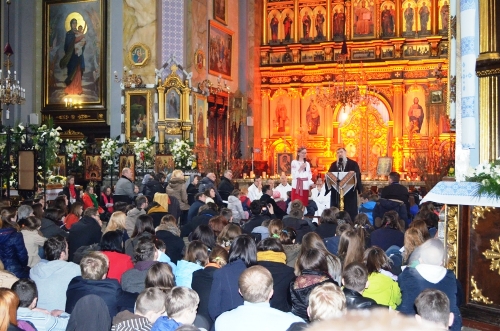 60 паломників на чолі із настоятелем екуменічної спільноти братів з Тезе у Франції молились у Львові 60 паломників на чолі із настоятелем екуменічної спільноти братів з Тезе у Франції молились у Львові