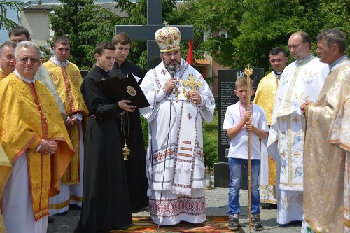 На Коломийщині освячено пам’ятний монумент в честь Героїв Небесної Сотні та загиблих в АТО.(ФОТО)