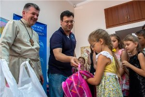 Одеса: Карітас провів акцію «Шкільний портфелик для дітей-переселенців».(ФОТО)