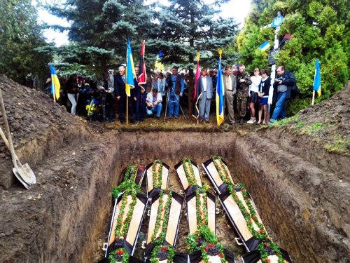 На Франківщині відбулось перезахоронення жертв, закатованих енкаведистами.(ФОТО)