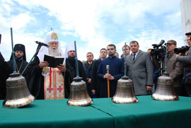 Церковні дзвони для військових музикантів освятив Патріарх Філарет