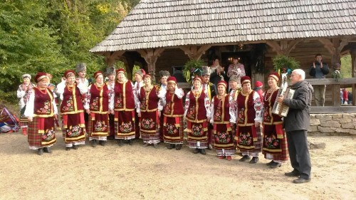 Військовослужбовці помолилися до Богородиці в старовинній козацькій церкві.(ФОТО)