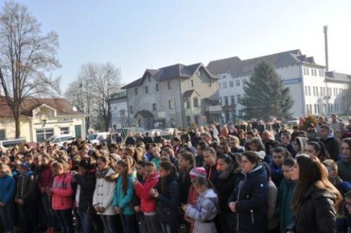 На Франківщині освятили пам'ятник Героям Небе сної сотні та загиблим воїнам АТО.(ФОТО) На Франківщині освятили пам'ятник Героям Небе сної сотні та загиблим воїнам АТО.(ФОТО)