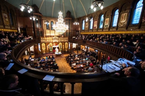 Двері в катедральному храмі Пресвятої Родини УГКЦ в Лондоні урочисто відкрив Владика Гліб