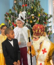 Війна не завадила принести Святому Миколаю подарунки на Донбас.(ФОТО)