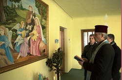 Греко-католицька громада селища Отинія в черговий раз відправила допомогу в зону АТО.(ФОТО)