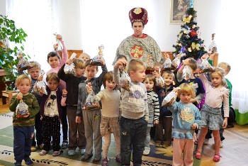 Подарунки від святого Миколая у Карітасі отримали понад 150 дітей і молоді.(ФОТО)