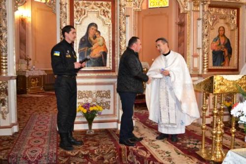 На Франківщині священик УГКЦ нагороджений відзнакою “За жертовність і милосердя”. (ФОТО)