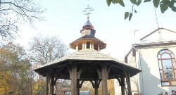 Львів: каплицю над криницею митрополита Шептицького збудували у «Шевченківському гаю» 