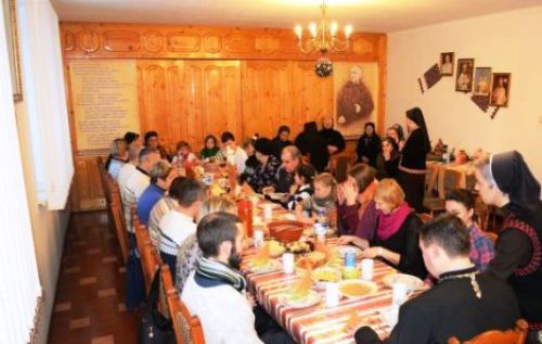в Івано-Франківську колядували переселенці зі Сходу.(ФОТО)