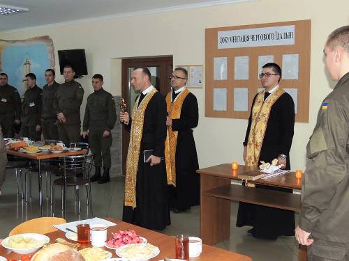До Святвечора з нацгвардійцями долучились ченці василяни.(ФОТО)