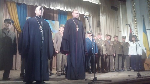 У Коломиї духовенсто взяло участь у відкритті пам’ятника “Небесна гвардія” У Коломиї духовенсто взяло участь у відкритті пам’ятника “Небесна гвардія”