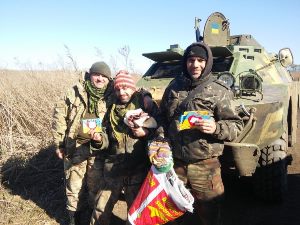 Воїнам і мешканцям прифронтових територій у підготовці до зими допомагає ХСП.(ФОТО)