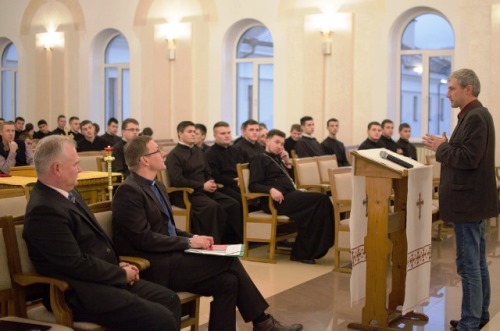 У Франківську резентувал книгу Папської ради Справедливість і Мир «Енергія, справедливість і мир» У Франківську резентувал книгу Папської ради Справедливість і Мир «Енергія, справедливість і мир»