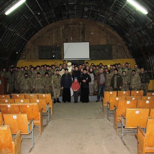 На Львівщині капелани передали солдатам подарунки від св. Миколая.(ФОТО) На Львівщині капелани передали солдатам подарунки від св. Миколая.(ФОТО)