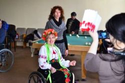 Соціальне таксі», спільна ініціатива благодійного фонду Карітас Хмельницький.(ФОТО) Соціальне таксі», спільна ініціатива благодійного фонду Карітас Хмельницький.(ФОТО)
