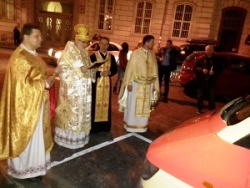 у Відні єпископ УГКЦ освятив карету швидкої допомоги для АТО