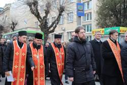 На захист життя і сімейних цінностей вийшли франківчани.(ФОТО) На захист життя і сімейних цінностей вийшли франківчани.(ФОТО)