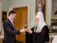 Патріарх Філарет нагородив Віце-прем’єр-міністра України В’ячеслава Кириленка орденом