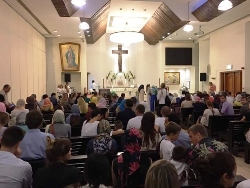 ОАЕ: українці відсвяткували Великдень і провели благодійний ярмарок