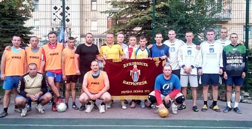 У Тернополі капелани зіграли у футбол з воїнами АТО.(ФОТО)