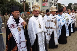 За участю єпископів та священиків трьох конфесій у Тернополі відбулось свято Дня Державного Прапора 