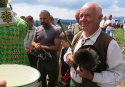 На Рахівщині освятили каплицю святого Губерта, покровителя лісників і мисливців На Рахівщині освятили каплицю святого Губерта, покровителя лісників і мисливців