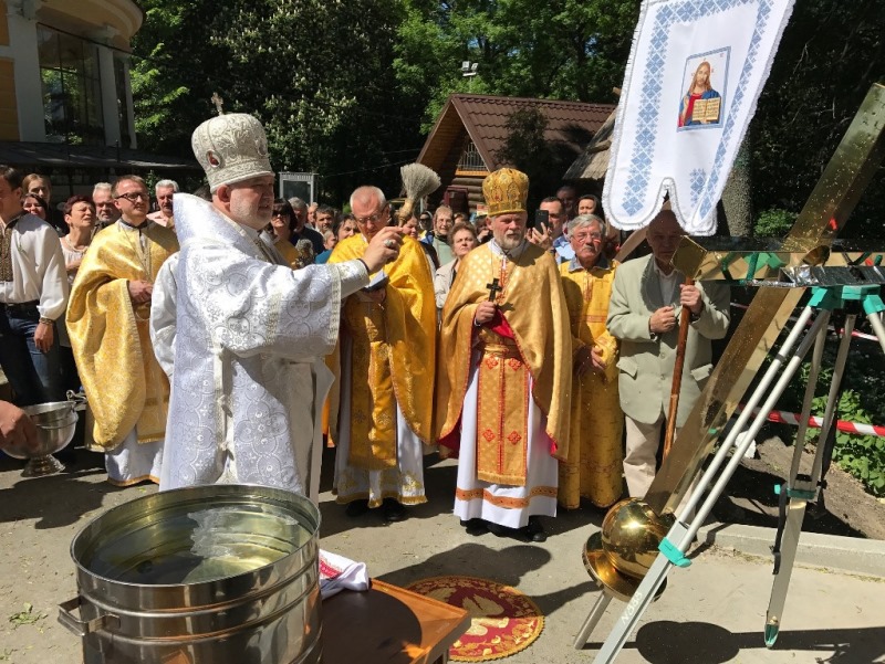 На Аскольдовій Могилі освячено відновлену дзвіницю (ФОТО)