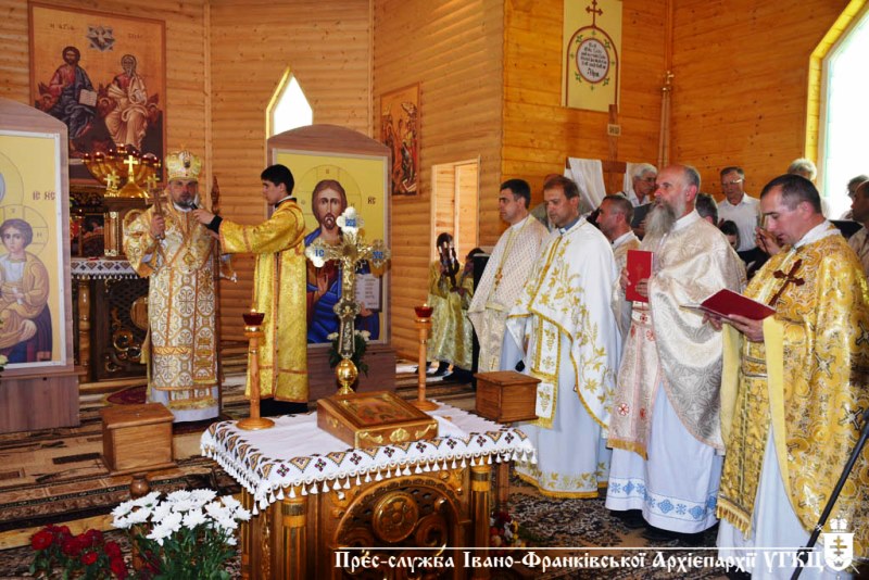 На Прикарпатті освячено старовинну німецьку церкву (ФОТО)