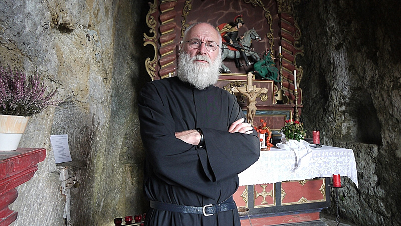 50 осіб на місце: в Австрії знайшли відлюдника для каплиці в горах (ФОТО)