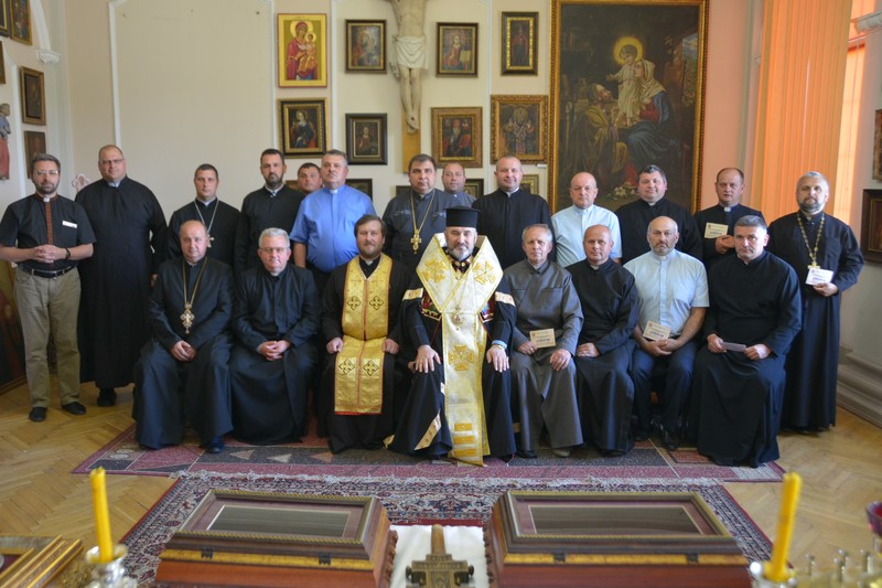 У Коломиї більше 30 священиків завершило курс підвищення богословської освіти