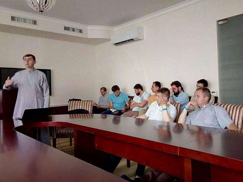 Священики Київської архиєпархії на Одещині взяли участь у Формаційних курсах Священики Київської архиєпархії на Одещині взяли участь у Формаційних курсах