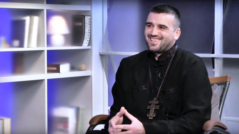 У Дубному священик відкрив безкоштовну літературну кав`ярню 