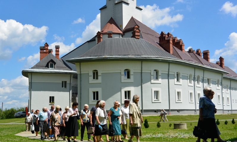 Івано-Фраківський Карітас організував для Клубу людей похилого віку поїздку до Гошева у монастир сестер Пресвятої Родини