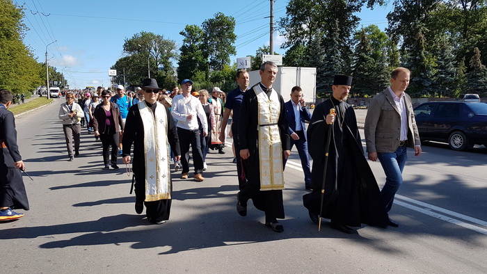 Понад 1500 паломників вирушило на прощу до Зарваниці (ВІДЕО)