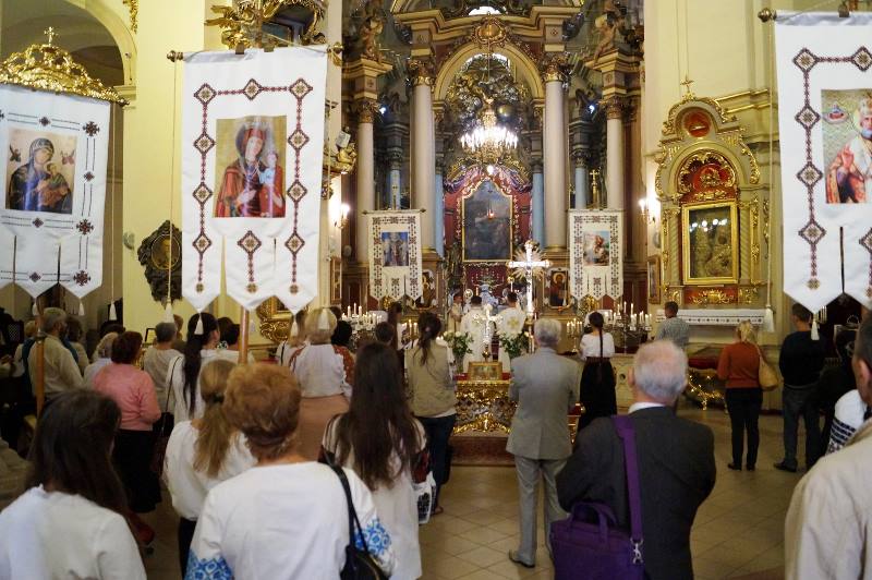 У Львові в Архикатедральному Соборі Святого Юра молилися за Дар незалежності для нашої держави, за мир і єдність в Україні